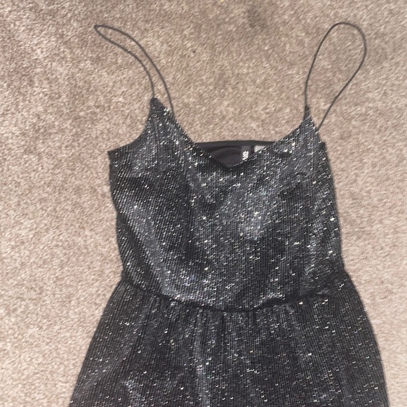 H&M Roper - Picture 2 of 3